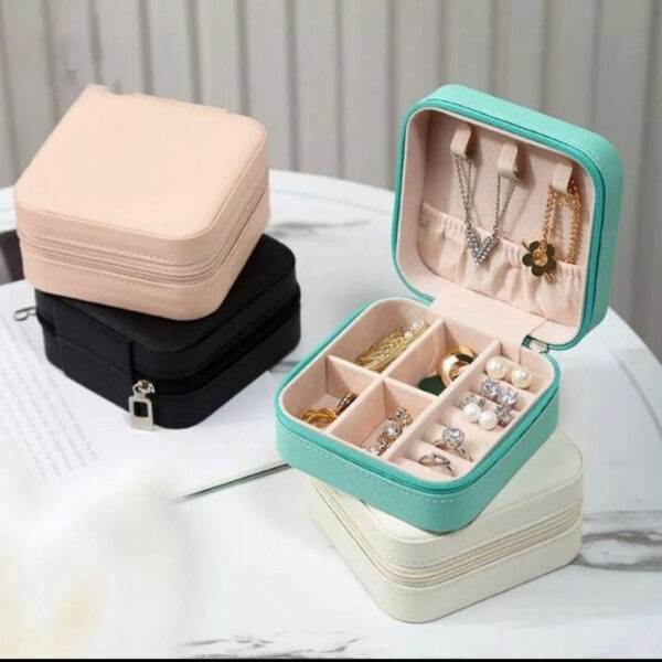 Square-Mini-Jewelry-Box-600x600-1_1726901906.jpg Square Mini Jewellery Box | Portable PU Leather Travel Organizer with Removable Dividers